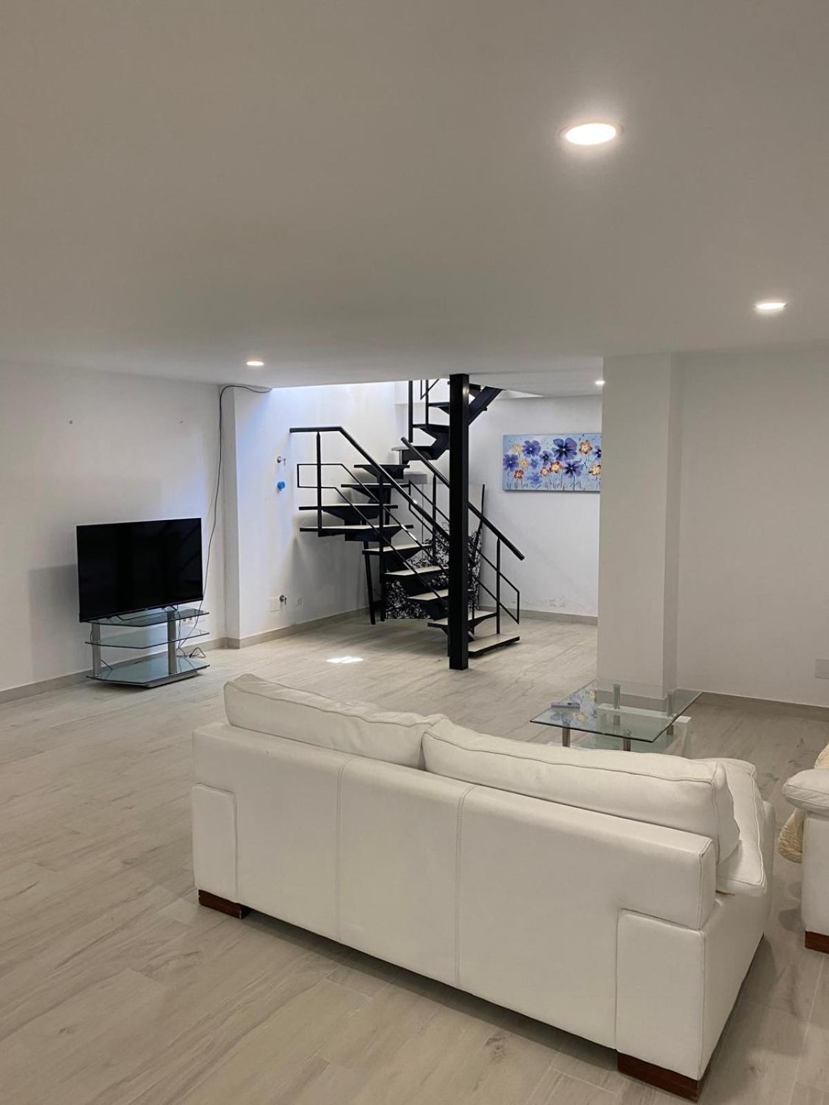 New - Mija Basement Loft Steps From - Perfect For Sun And Sport Seekers Casa de férias